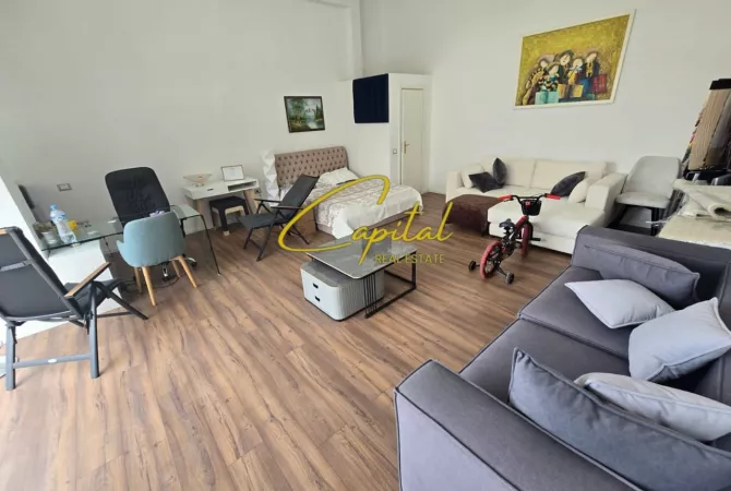 Ambjent biznesi me qera 1+1 ne Tirane - 30,000 Leke