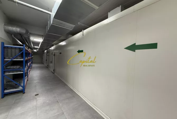 MAGAZINE ME QERA 1.200 M2 CASA ITALIA 8000 EURO