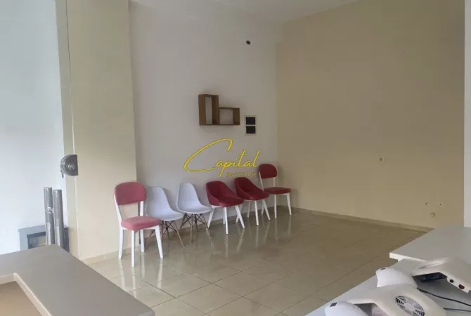 Ambjent biznesi me qera 1+1 ne Tirane - 300 Euro