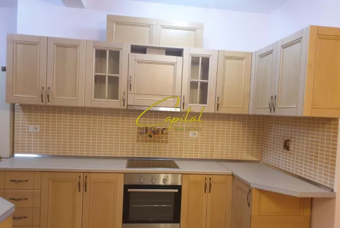 Shtepi me qera 3+1 ne Tirane - 1,000 Euro