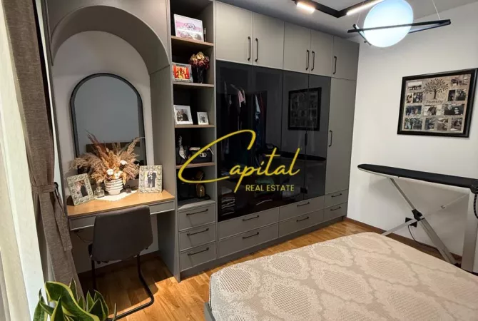 Shtepi ne shitje Apartament ne Tirane, 2+1, Mobilimi E mobiluar, Pagesa 650,000  Euro.