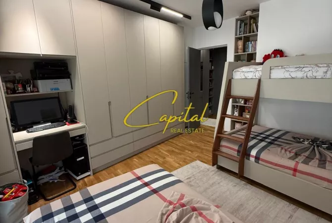 Shtepi ne shitje Apartament ne Tirane, 2+1, Mobilimi E mobiluar, Pagesa 650,000  Euro.