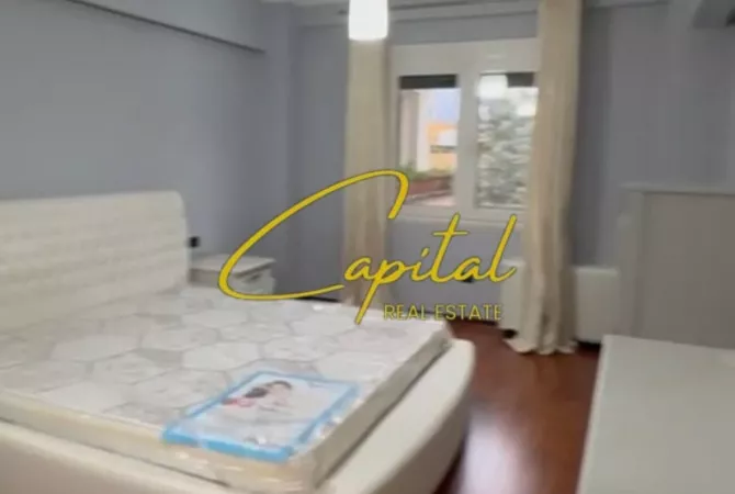 Shtepi me qera Apartament ne Tirane, 3+1, Mobilimi E mobiluar, Pagesa 2,000  Euro.