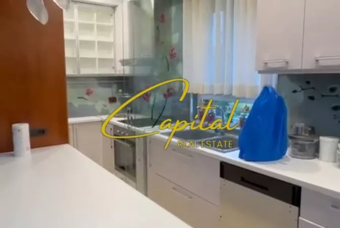 Shtepi me qera 3+1 ne Tirane - 2,000 Euro