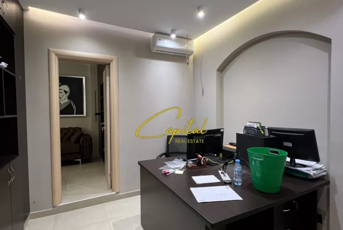 Ambjent biznesi me qera 3+1 ne Tirane - 600 Euro