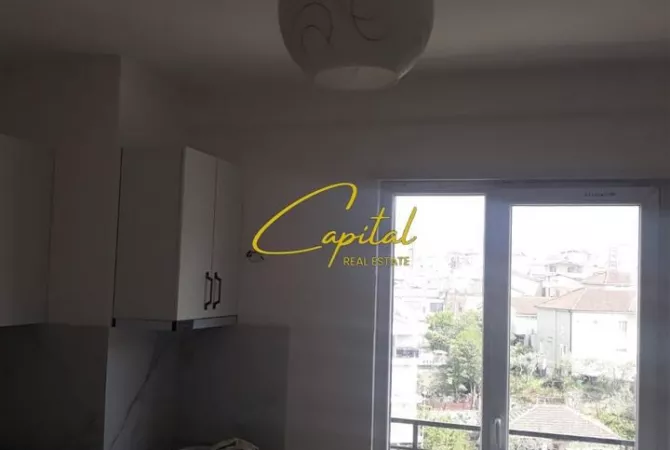 Shtepi ne shitje Apartament ne Tirane, 1+1, Mobilimi E mobiluar, Pagesa 110,000  Euro.
