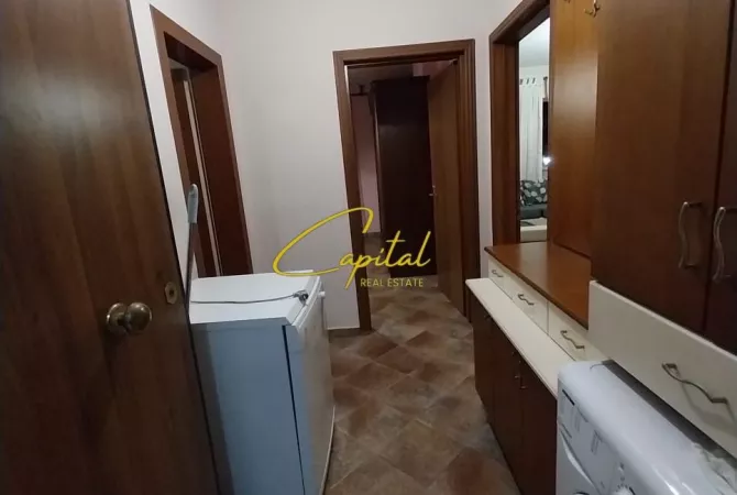 Shtepi me qera Apartament ne Tirane, 2+1, Mobilimi E mobiluar, Pagesa 500  Euro.