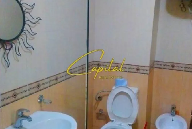 Shtepi me qera Apartament ne Tirane, 2+1, Mobilimi E mobiluar, Pagesa 750  Euro.