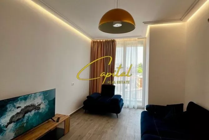 Shtepi me qera 2+1 ne Tirane - 900 Euro
