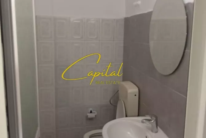 AMBIENT BIZNESI ME QERA 200 M2 RRUGA MINE PEZA 70.000 LEKE