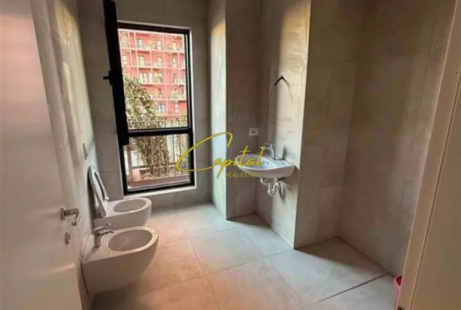 Shtepi ne shitje Apartament ne Tirane, 2+1, Mobilimi E mobiluar, Pagesa 317,000  Euro.