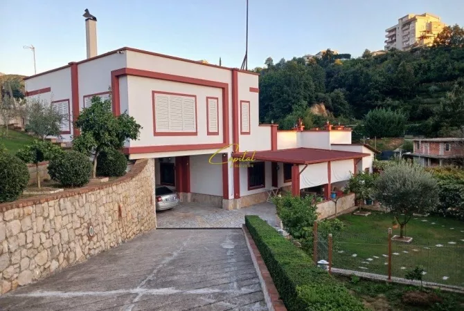 Shtepi me qera 2+1 ne Tirane - 40,000 Leke