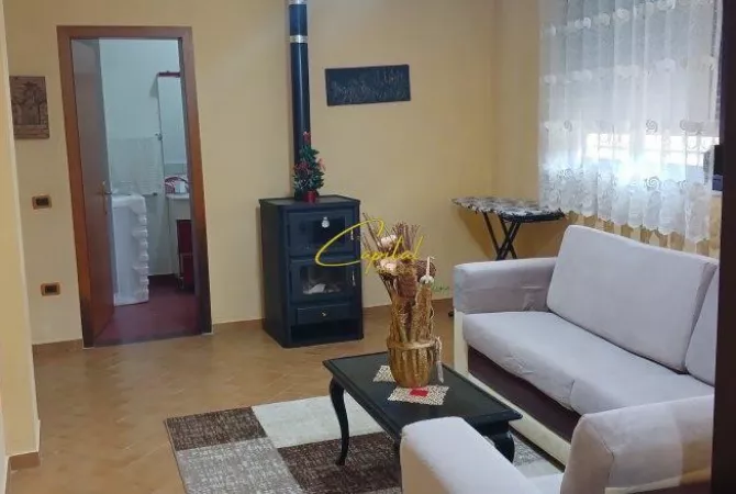 Shtepi me qera 2+1 ne Tirane - 40,000 Leke