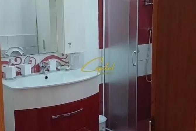 Shtepi me qera Apartament ne Tirane, 2+1, Mobilimi E mobiluar, Pagesa 40,000  Leke.