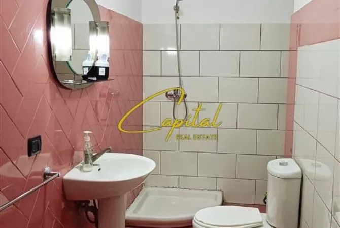 Shtepi me qera Apartament ne Tirane, 2+1, Mobilimi E mobiluar, Pagesa 650  Euro.