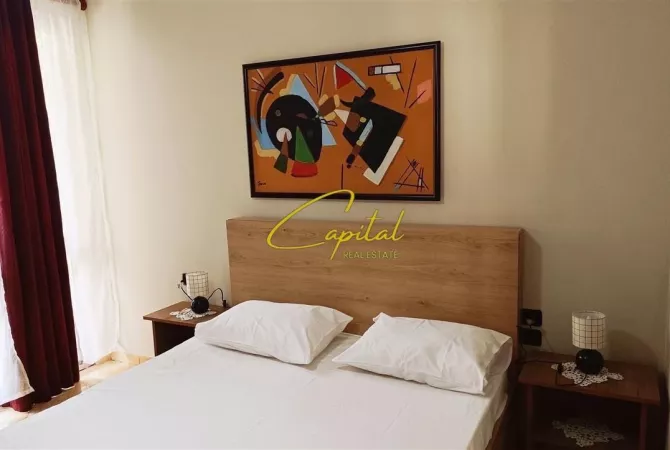 Shtepi me qera Apartament ne Tirane, 2+1, Mobilimi E mobiluar, Pagesa 650  Euro.