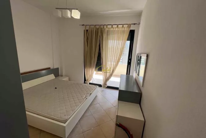 Shtepi me qera Apartament ne Tirane, 2+1, Mobilimi E mobiluar, Pagesa 50,000  Leke.