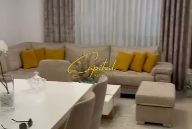 Shtepi ne shitje Apartament ne Tirane, 2+1, Mobilimi E mobiluar, Pagesa 220,000  Euro.