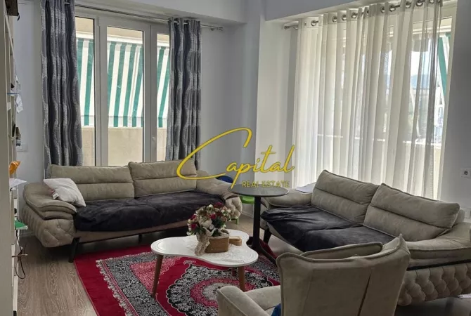 Shtepi ne shitje Apartament ne Tirane, 3+1, Mobilimi E mobiluar, Pagesa 397,000  Euro.