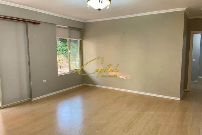 Shtepi ne shitje Apartament ne Tirane, 2+1, Mobilimi Bosh, pa mobiluar, Pagesa 143,000  Euro.