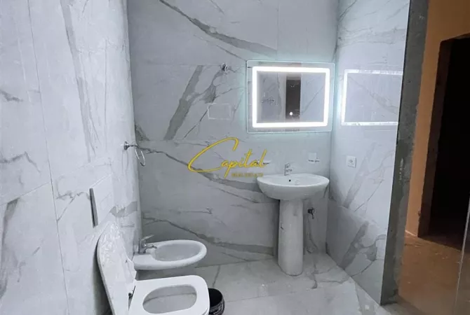 Shtepi ne shitje 2+1 ne Tirane - 10,000,000 Leke