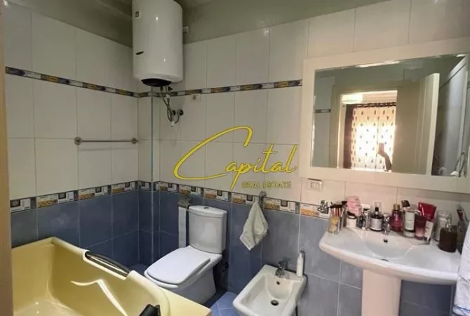 Shtepi ne shitje Apartament ne Tirane, 2+1, Mobilimi E mobiluar, Pagesa 290,000  Euro.