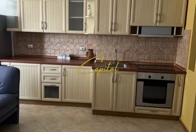 Shtepi me qera Apartament ne Tirane, 2+1, Mobilimi E mobiluar, Pagesa 750  Euro.