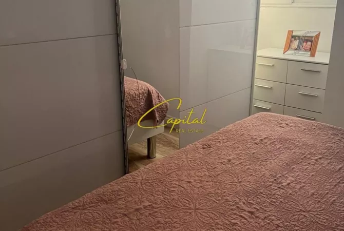 Shtepi ne shitje Apartament ne Tirane, 1+1, Mobilimi E mobiluar, Pagesa 100,000  Euro.