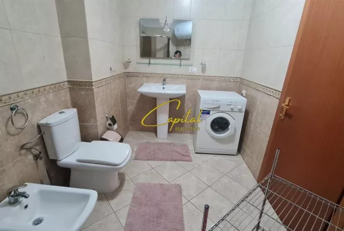 Shtepi me qera Apartament ne Tirane, 2+1, Mobilimi E mobiluar, Pagesa 660  Euro.