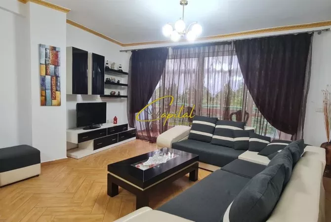 Shtepi me qera Apartament ne Tirane, 2+1, Mobilimi E mobiluar, Pagesa 660  Euro.