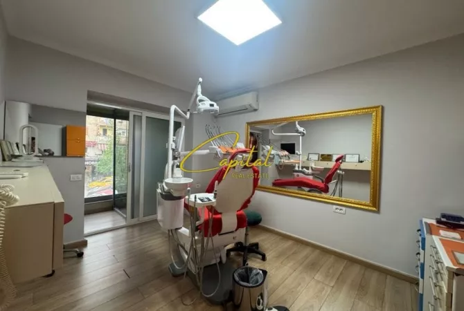 Ambiente Commerciale in Affitto 3+1 a Tirana - 750 Euro