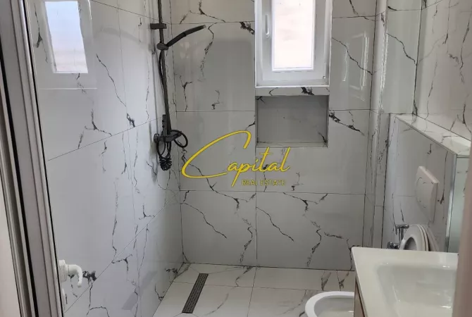 Shtepi ne shitje Apartament ne Tirane, 1+1, Mobilimi Bosh, pa mobiluar, Pagesa 95,000  Euro.