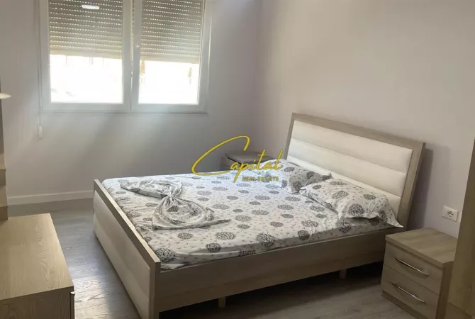 Shtepi me qera Apartament ne Tirane, 2+1, Mobilimi E mobiluar, Pagesa 45,000  Leke.