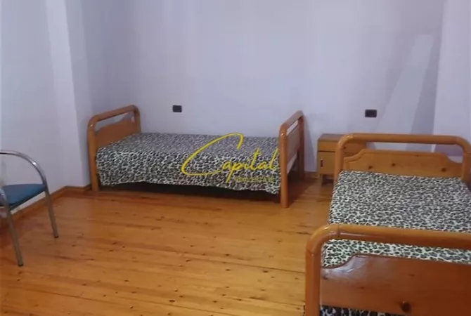 Shtepi me qera 2+1 ne Tirane - 40,000 Leke