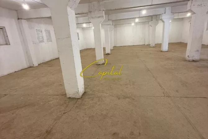 Ambient biznesi me qera 4+1 ne Tirane - 2,000 Euro