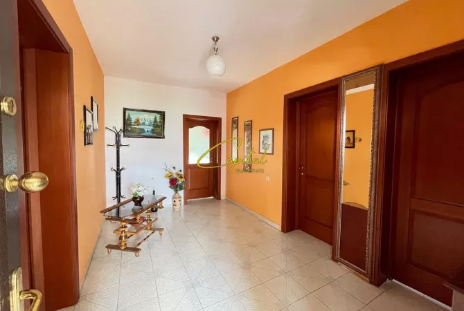 Shtepi me qera 2+1 ne Tirane - 50,000 Leke