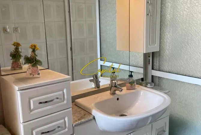 Shtepi me qera Apartament ne Tirane, 2+1, Mobilimi E mobiluar, Pagesa 50,000  Leke.