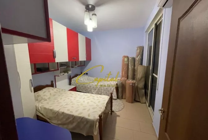 Shtepi me qera Apartament ne Tirane, 3+1, Mobilimi E mobiluar, Pagesa 70,000  Leke.