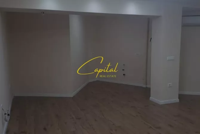 Ambient biznesi me qera 3+1 ne Tirane - 1,200 Euro