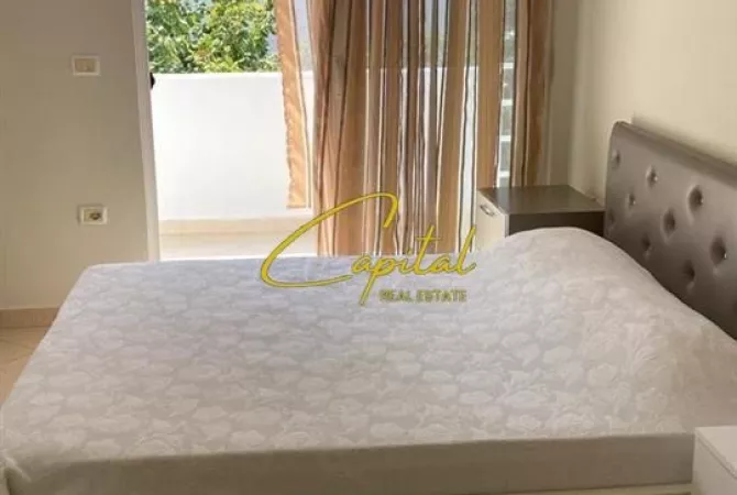 Shtepi me qera Apartament ne Tirane, 1+1, Mobilimi E mobiluar, Pagesa 42,000  Leke.