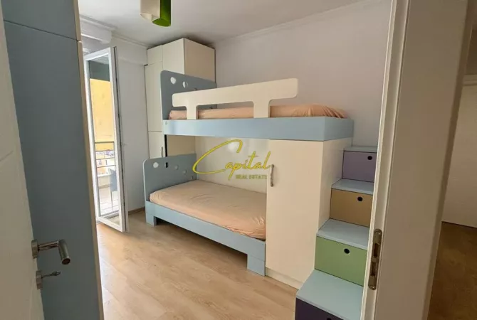 Shtepi me qera Apartament ne Tirane, 2+1, Mobilimi E mobiluar, Pagesa 650  Euro.