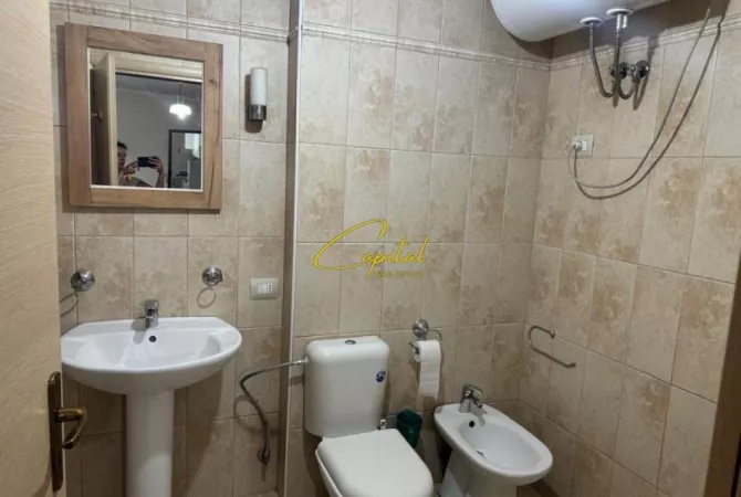 Shtepi me qera Apartament ne Tirane, 1+1, Mobilimi E mobiluar, Pagesa 560  Euro.
