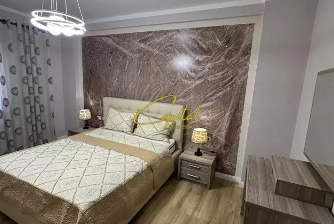 Shtepi ne shitje Apartament ne Tirane, 2+1, Mobilimi E mobiluar, Pagesa 145,000  Euro.