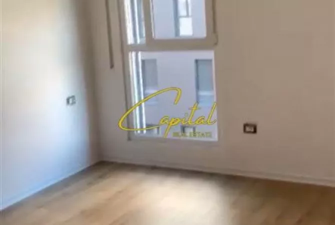 Ambient biznesi me qera 3+1 ne Tirane - 55,000 Leke