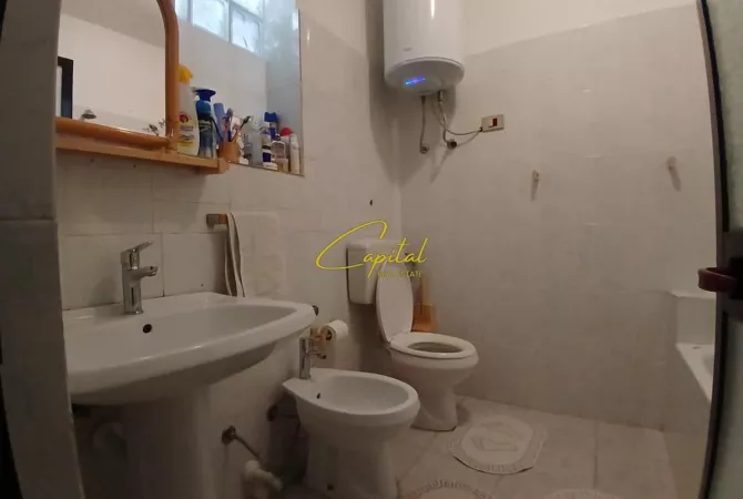 Shtepi me qera Apartament ne Tirane, 2+1, Mobilimi E mobiluar, Pagesa 55,000  Leke.