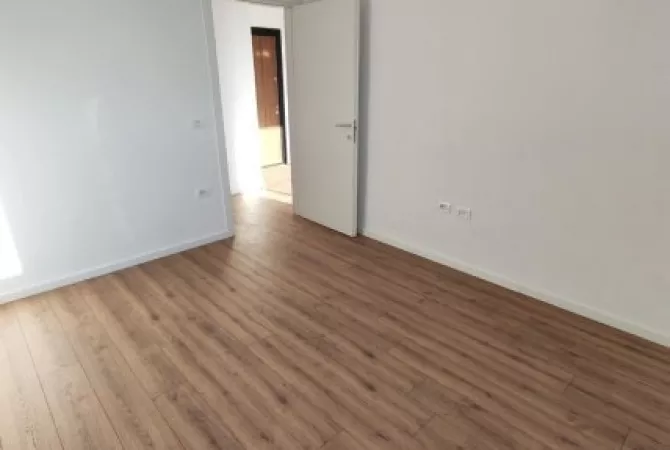 Shtepi ne shitje Apartament ne Tirane, 1+1, Mobilimi E mobiluar, Pagesa 83,000  Euro.