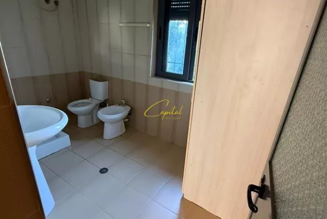 Shtepi me qera Apartament ne Tirane, 2+1, Mobilimi E mobiluar, Pagesa 45,000  Leke.