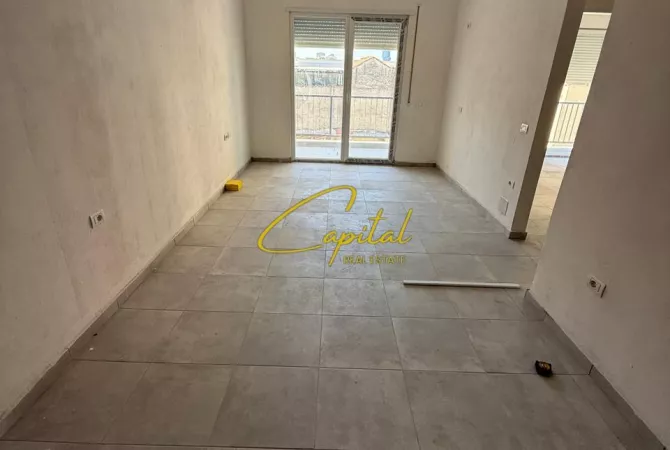 Ambient biznesi me qera 3+1 ne Tirane - 45,000 Leke