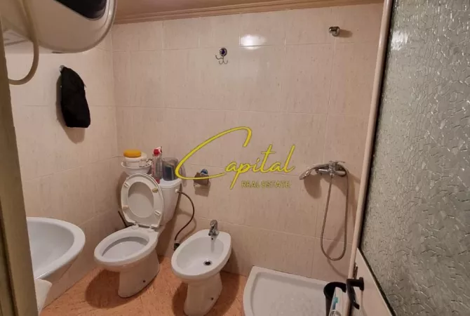 SHITET AMBIENT BIZNESI 130 M2 RRUGA E DURRESIT 450.000 EURO