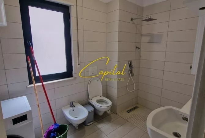 Shtepi me qera Apartament ne Tirane, 2+1, Mobilimi E mobiluar, Pagesa 65,000  Leke.